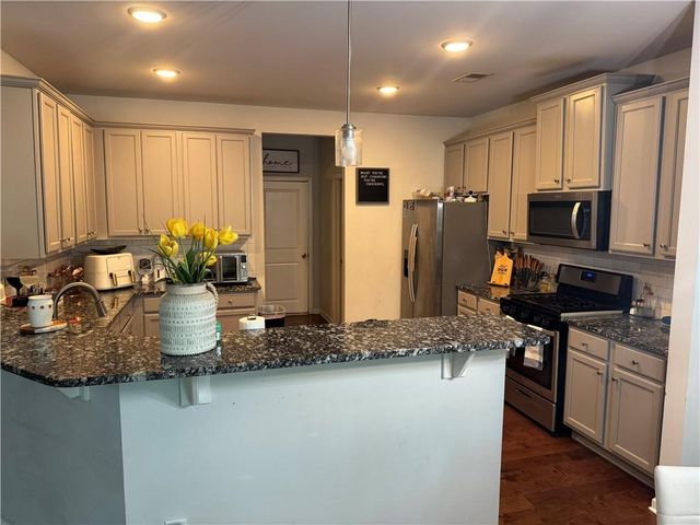 1073 Shadow Glen Drive, Fairburn, GA 30213