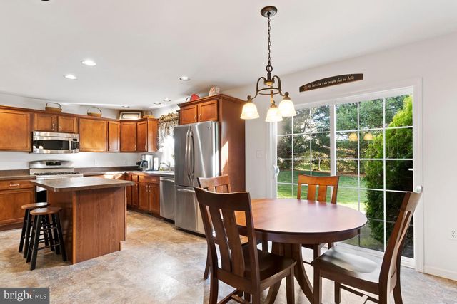 657 HAMAKER RD, Manheim, PA 17545