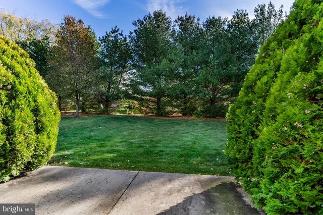 657 HAMAKER RD, Manheim, PA 17545