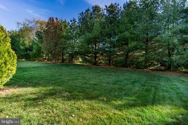 657 HAMAKER RD, Manheim, PA 17545