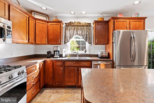 657 HAMAKER RD, Manheim, PA 17545