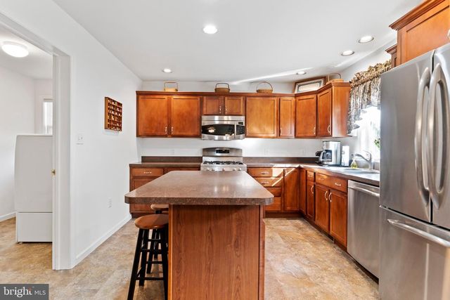 657 HAMAKER RD, Manheim, PA 17545