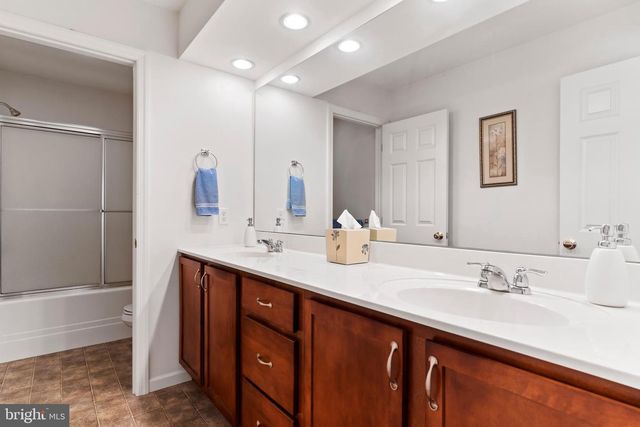 657 HAMAKER RD, Manheim, PA 17545