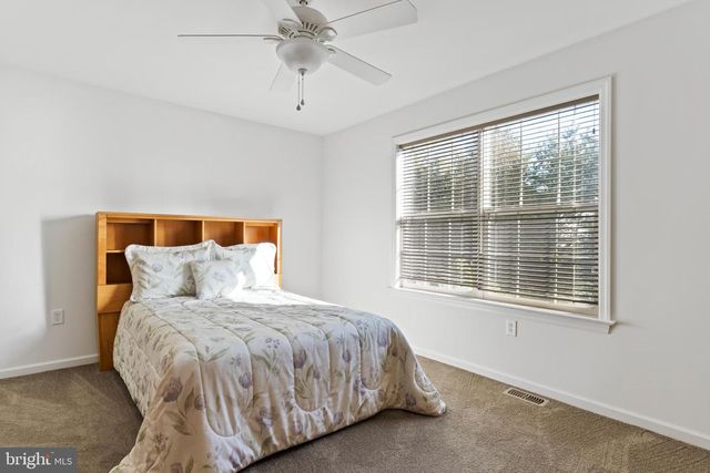 657 HAMAKER RD, Manheim, PA 17545