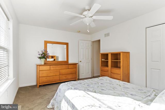 657 HAMAKER RD, Manheim, PA 17545