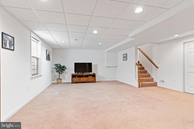 657 HAMAKER RD, Manheim, PA 17545