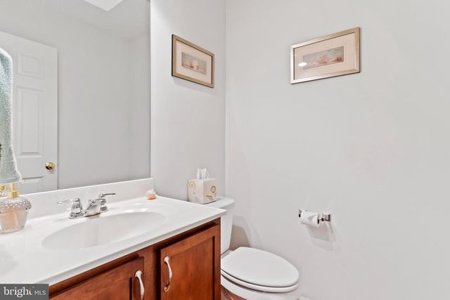 657 HAMAKER RD, Manheim, PA 17545