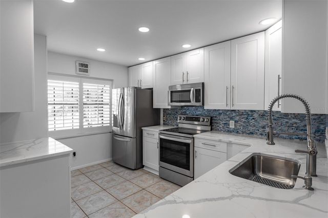 19029 US HIGHWAY 19 N 10C, Clearwater, FL 33764