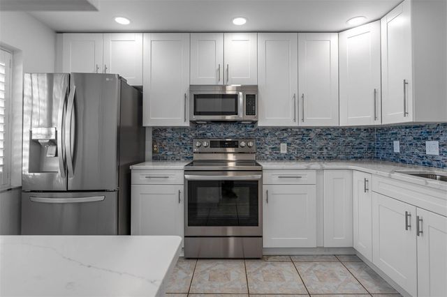 19029 US HIGHWAY 19 N 10C, Clearwater, FL 33764