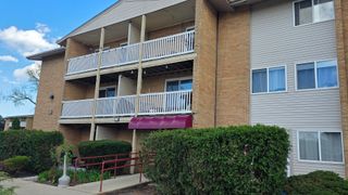 910 Beau Drive 202, Des Plaines, IL 60016