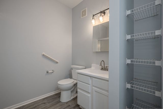 801 N Mclean Boulevard 146, Elgin, IL 60123