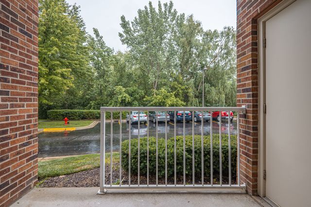 801 N Mclean Boulevard 146, Elgin, IL 60123