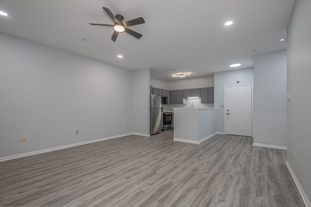 801 N Mclean Boulevard 146, Elgin, IL 60123