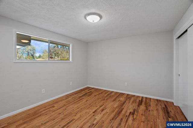 615 Sacre Ln N, Monmouth, OR 97361