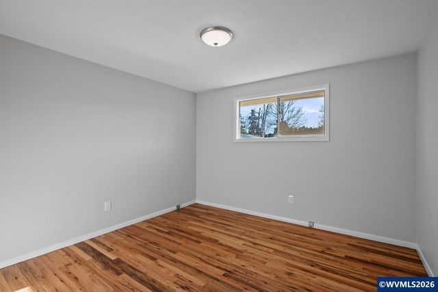 615 Sacre Ln N, Monmouth, OR 97361