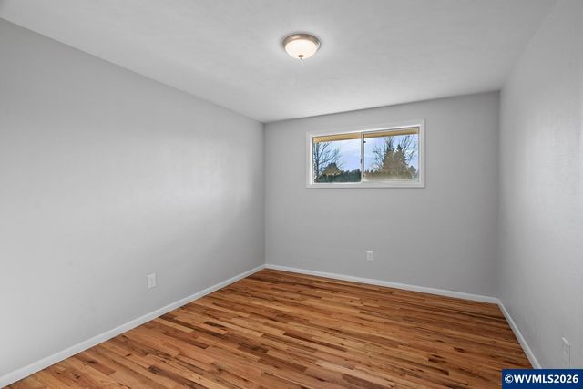 615 Sacre Ln N, Monmouth, OR 97361