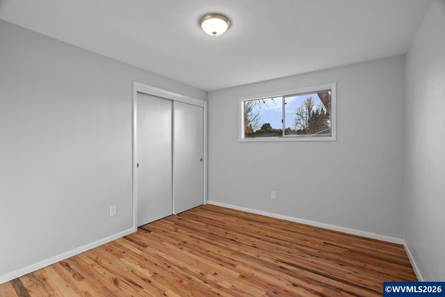 615 Sacre Ln N, Monmouth, OR 97361