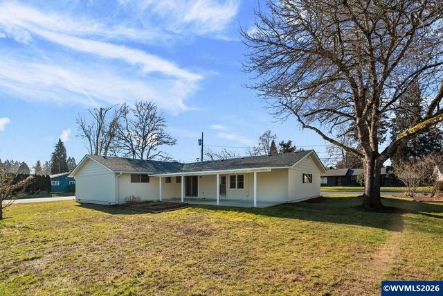 615 Sacre Ln N, Monmouth, OR 97361