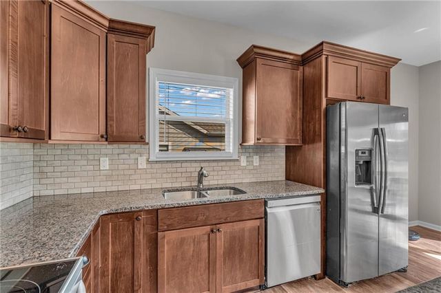 216 Meadowbrook Lane, Wellsville, KS 66092