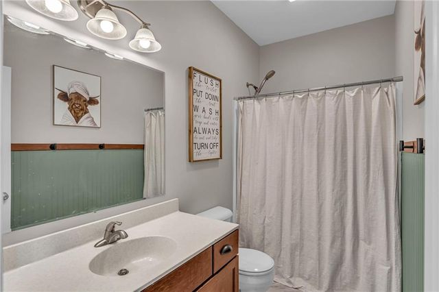 216 Meadowbrook Lane, Wellsville, KS 66092
