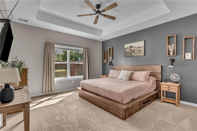 216 Meadowbrook Lane, Wellsville, KS 66092