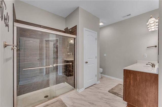 216 Meadowbrook Lane, Wellsville, KS 66092