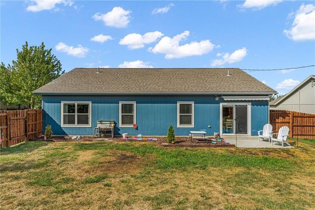 216 Meadowbrook Lane, Wellsville, KS 66092