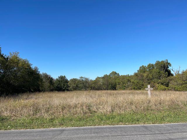 000 E Pleasant Valley Road, Springfield, MO 65803