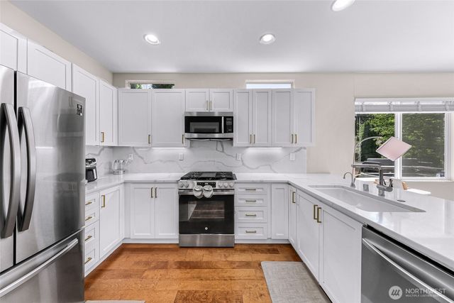 23977 SE 10th Street, Sammamish, WA 98075