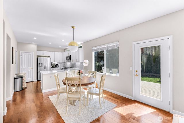 23977 SE 10th Street, Sammamish, WA 98075