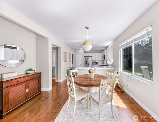 23977 SE 10th Street, Sammamish, WA 98075