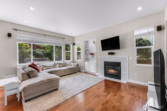 23977 SE 10th Street, Sammamish, WA 98075