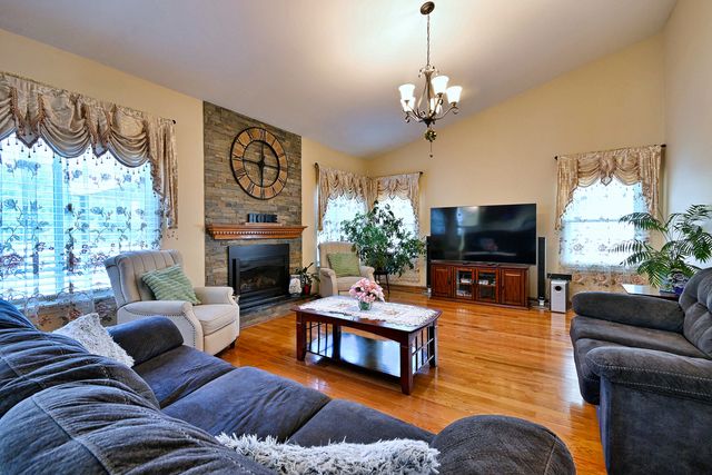 1452 Sage Drive, Bolingbrook, IL 60490