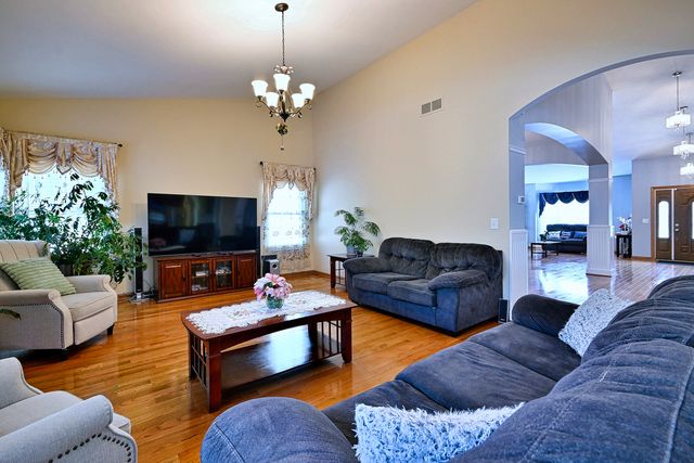 1452 Sage Drive, Bolingbrook, IL 60490