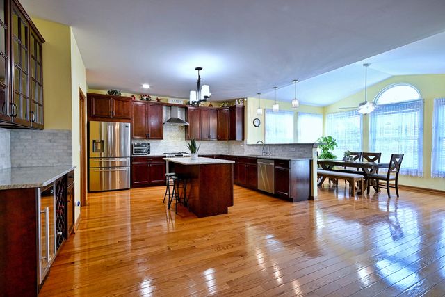 1452 Sage Drive, Bolingbrook, IL 60490