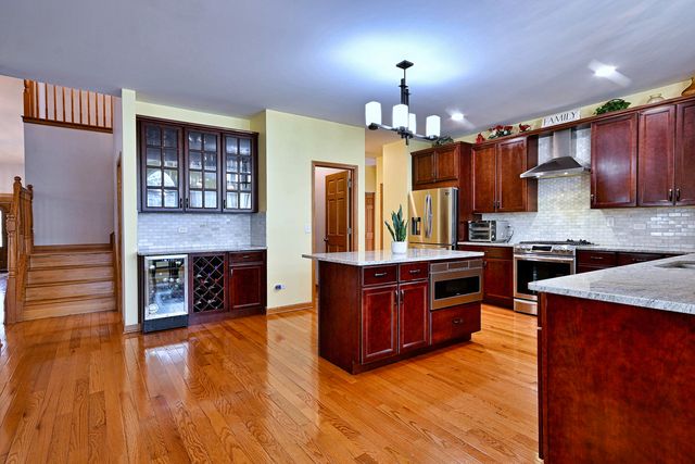 1452 Sage Drive, Bolingbrook, IL 60490