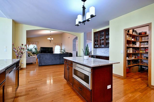 1452 Sage Drive, Bolingbrook, IL 60490