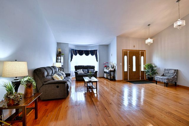 1452 Sage Drive, Bolingbrook, IL 60490