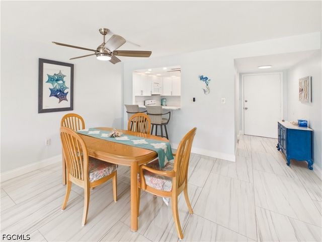 300 Valley Stream DR 3D, Naples, FL 34113