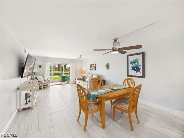300 Valley Stream DR 3D, Naples, FL 34113