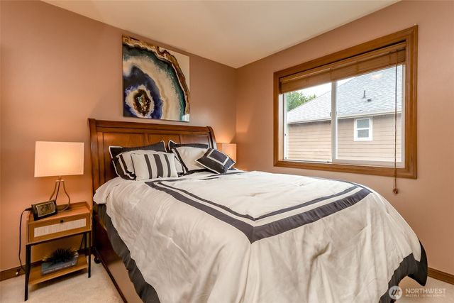 21305 62ND Street Ct E, Lake Tapps, WA 98391