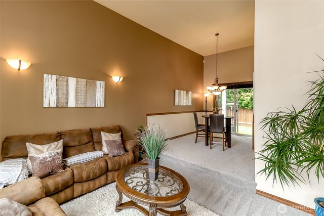 21305 62ND Street Ct E, Lake Tapps, WA 98391