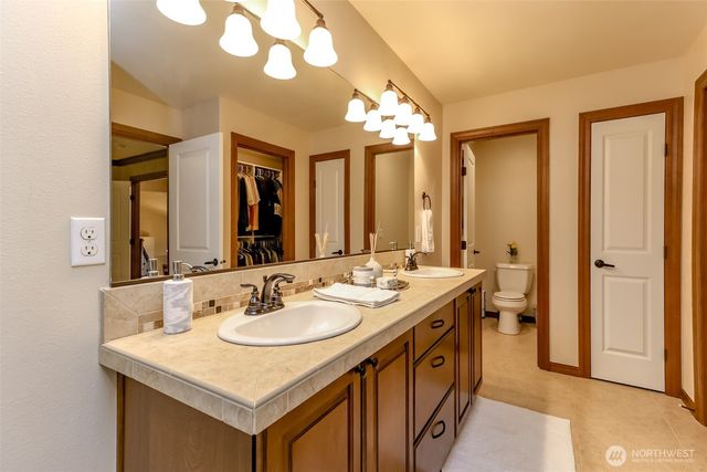 21305 62ND Street Ct E, Lake Tapps, WA 98391