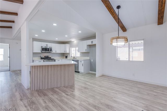 3230 La Barca Lane, Las Vegas, NV 89122