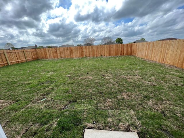 415 Halfmoon DR, Lockhart, TX 78644