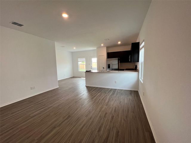 415 Halfmoon DR, Lockhart, TX 78644