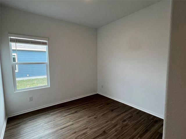 415 Halfmoon DR, Lockhart, TX 78644