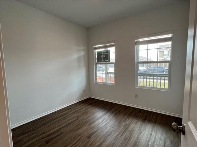 415 Halfmoon DR, Lockhart, TX 78644