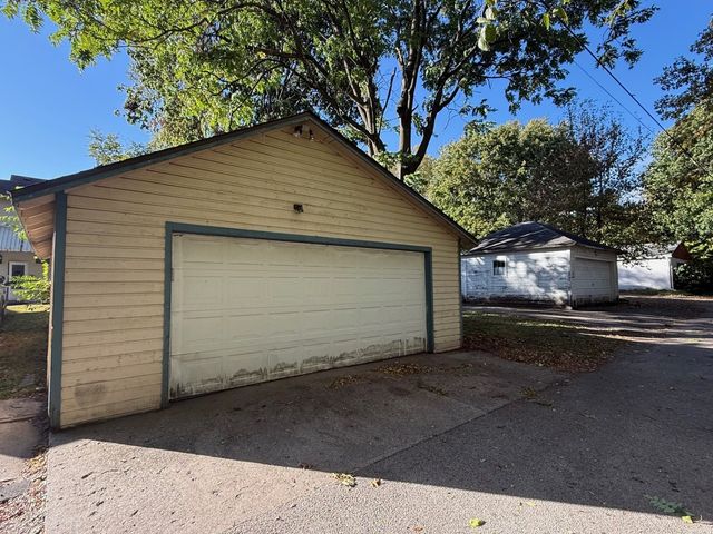 408 S Gardiner Avenue, Rockford, IL 61104