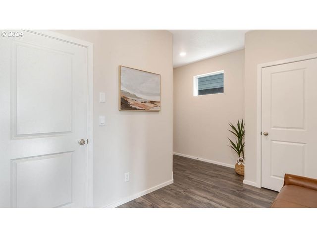 4959 Elvis Ave Ne, Salem, OR 97301